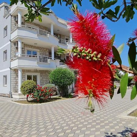 Meti Apartments Улцинь Экстерьер фото