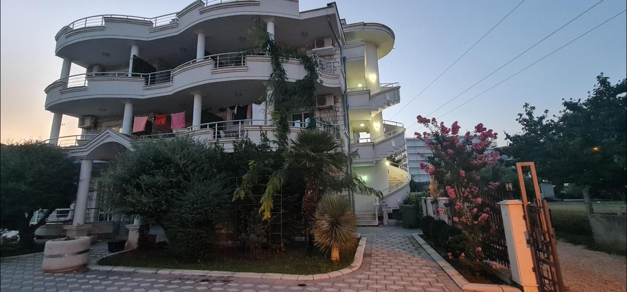 Meti Apartments Улцинь Экстерьер фото